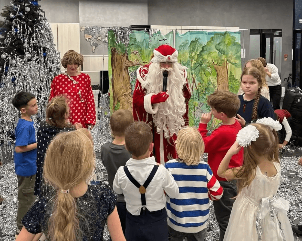 santa.png santa.png